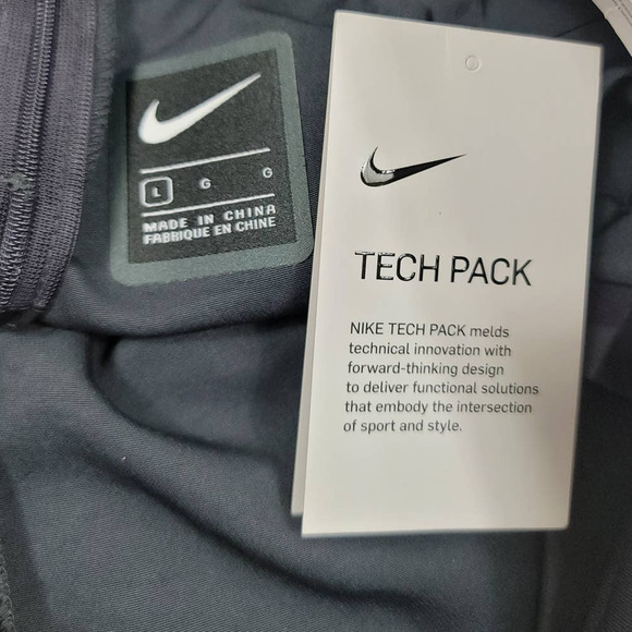 Nike Women's Tech Pack High Rise Shorts Sportswear Large AR3016 NWT - Picture 9 of 10